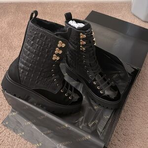 Jennifer Le Finch Combat (Black)